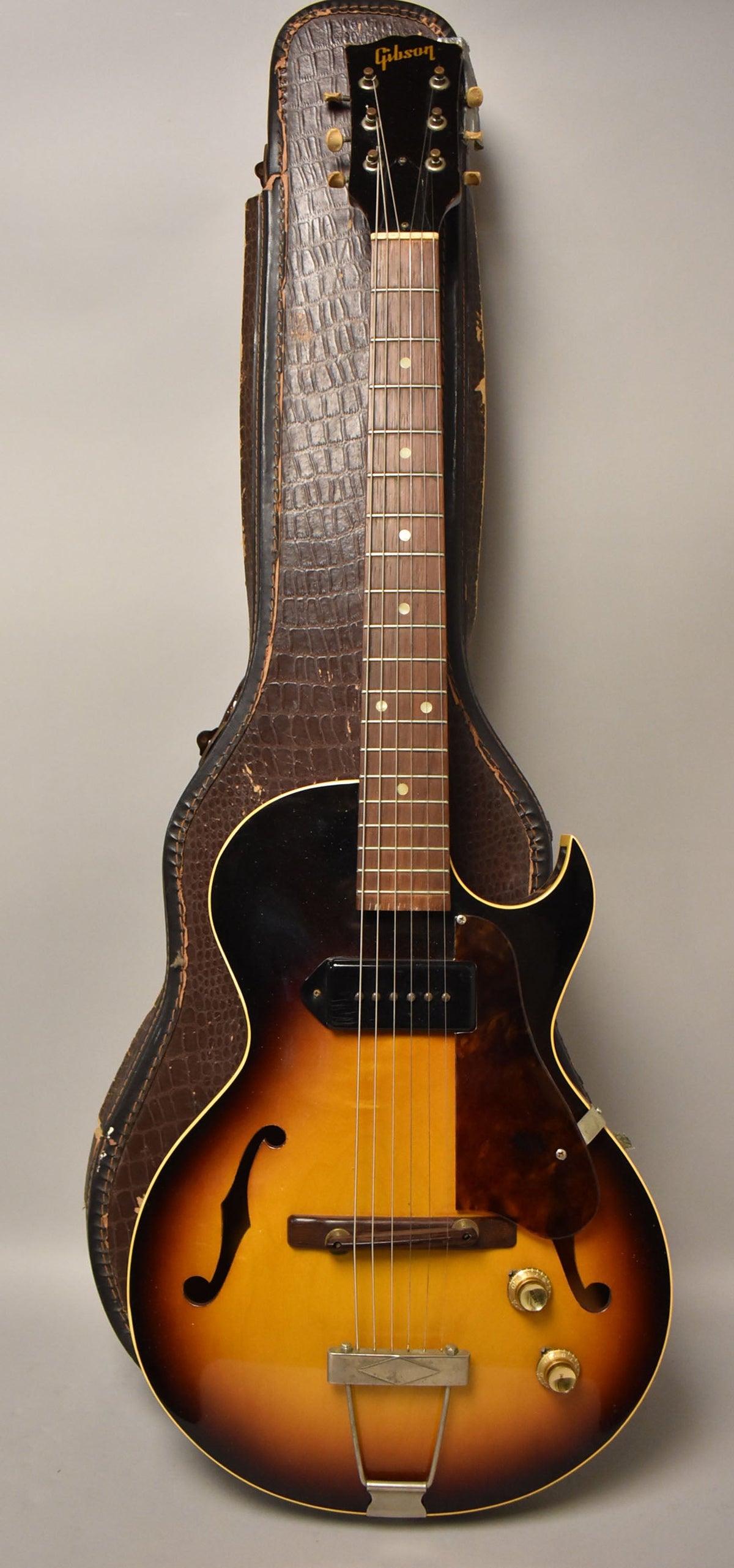 Three Quarter Stunners: The Gibson ES-140