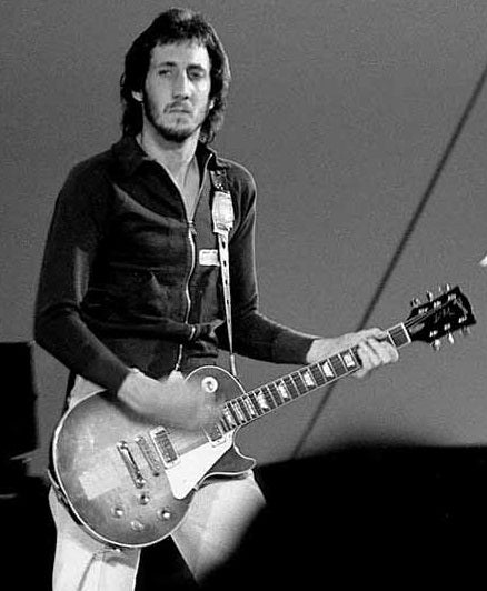 Mini Madness: The Tale Of The Gibson Les Paul Deluxe