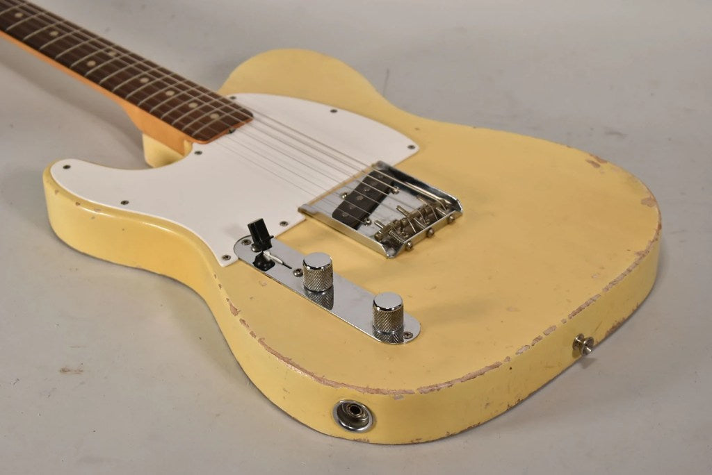 Strumming the Southpaw Way: The Plight of Left-Handed Guitars