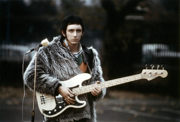 The Difference Between : Fender Precision And Jazz Basses