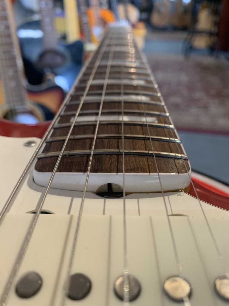 What’s The Deal With Fingerboard Radius?