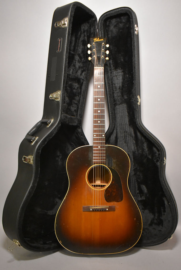 1946-Gibson-J-45-Banner-Sunburst-Sell-Your-Guitar-Imperial-Vintage-Guitars