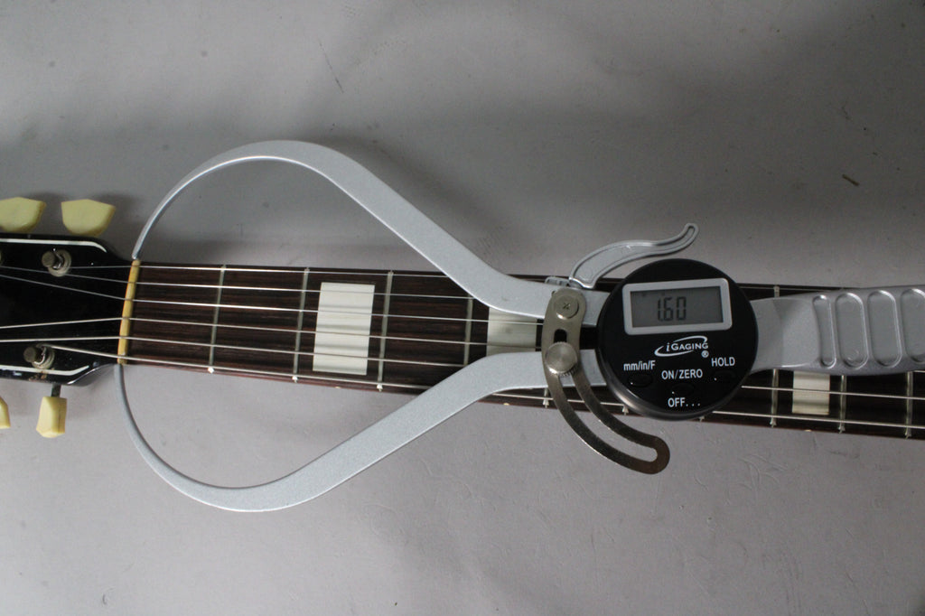 1958 Supro Dual Tone Arctic White David Bowie w/OHSC