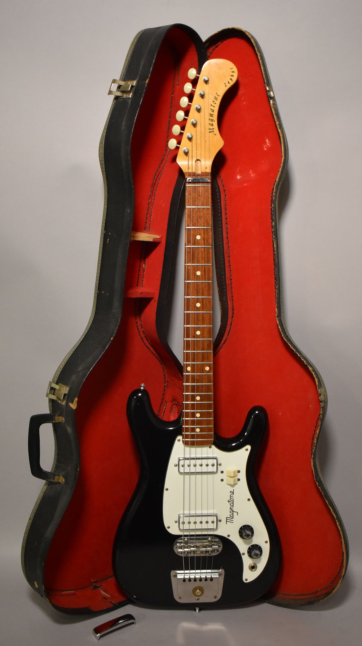 その他 maggy Mid-1960's Magnatone Zephyr Solidbody Electric Black w/OHSC