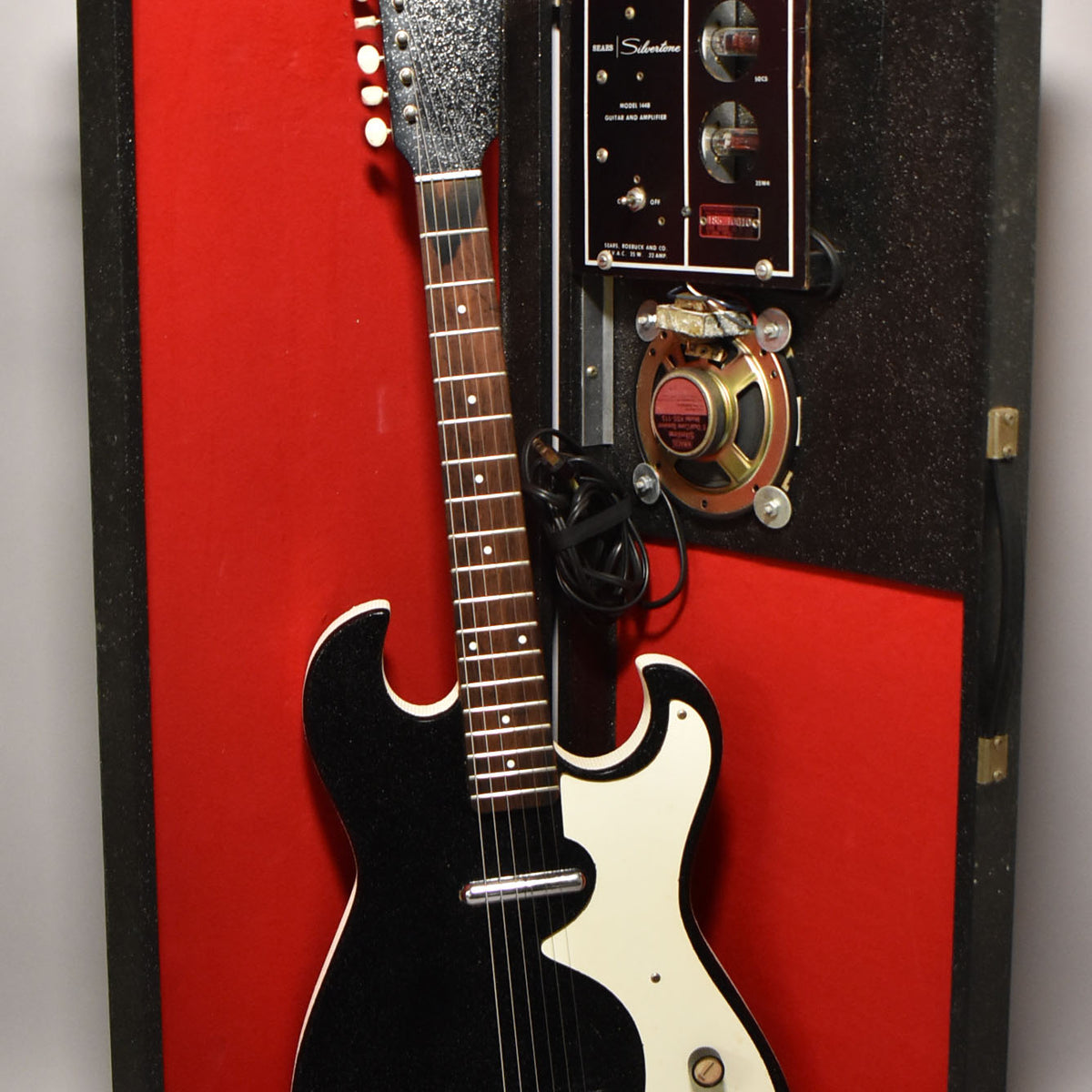 1963 Silvertone Model 1448 Electric Guitar w/Original Case Amp