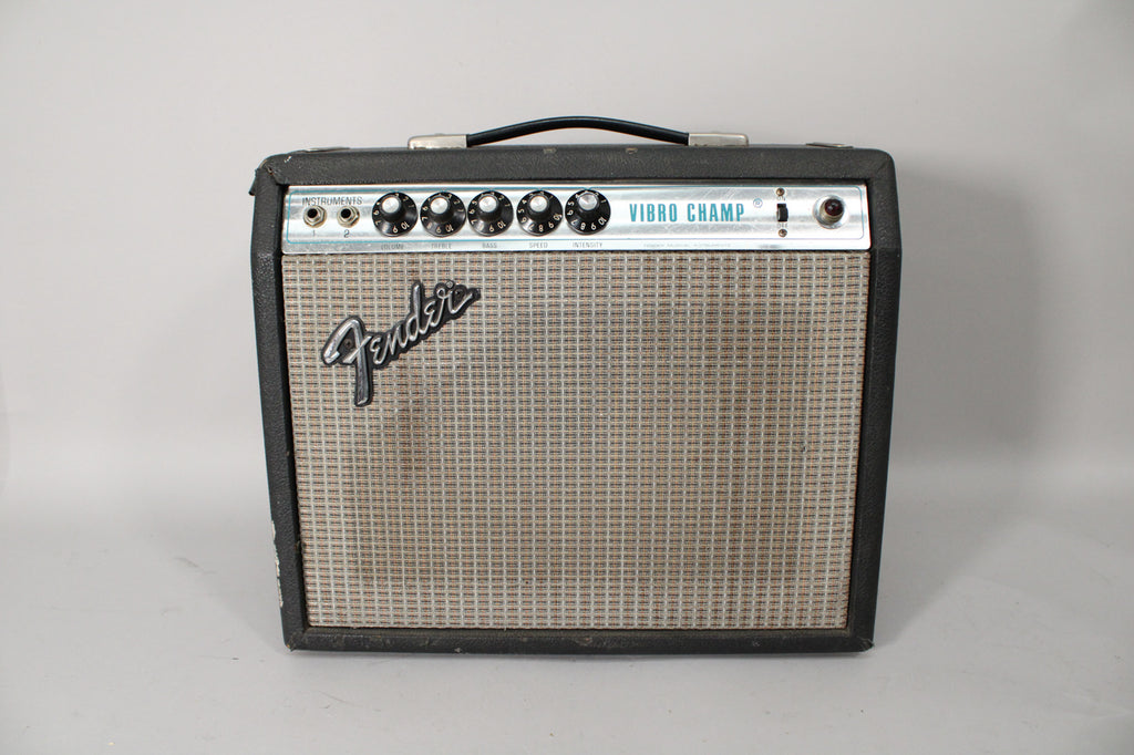 1971-Fender-Vibro-Champ-Silverface-1