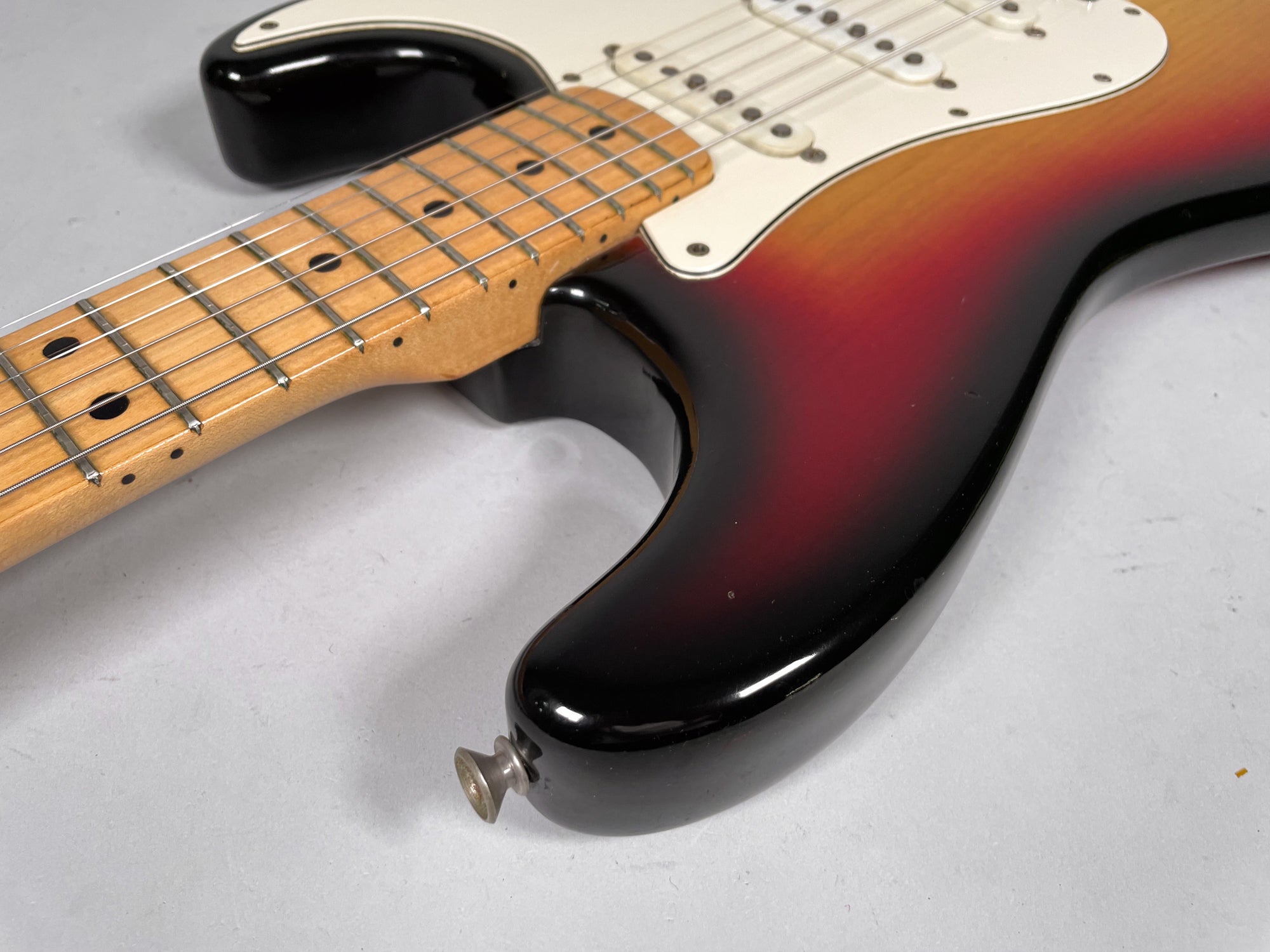 1972 Fender Stratocaster Sunburst Vintage Guitar w/OHSC – Imperial