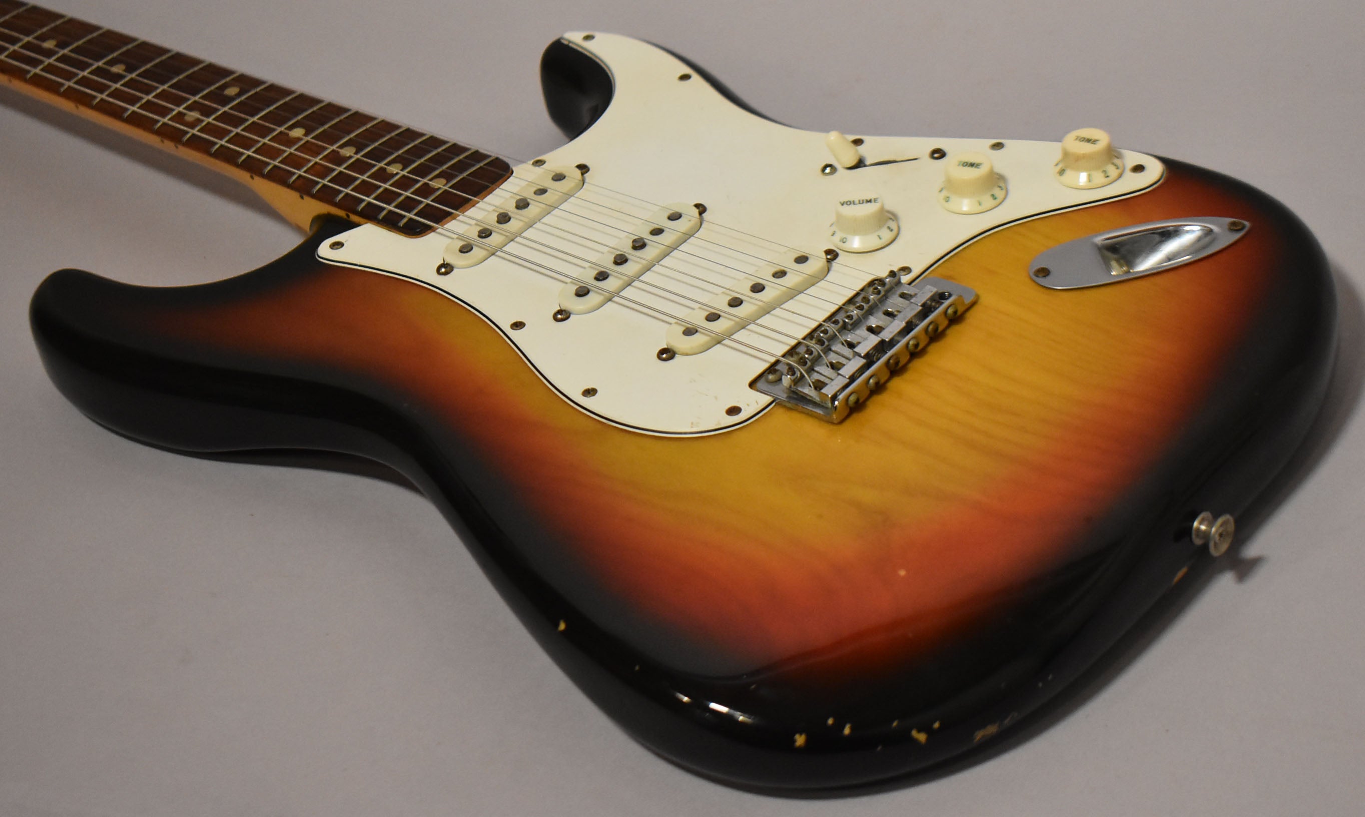1974 Fender Stratocaster Sunburst w/OHSC – Imperial Vintage Guitars