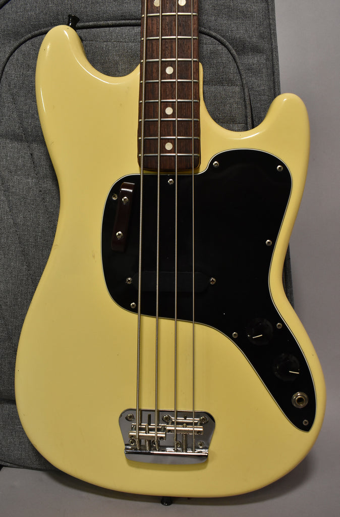 1976 Fender Musicmaster Bass Olympic White Finish w/Gig Bag
