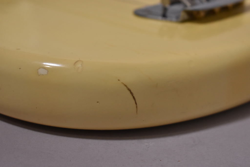 1976 Fender Musicmaster Bass Olympic White Finish w/Gig Bag