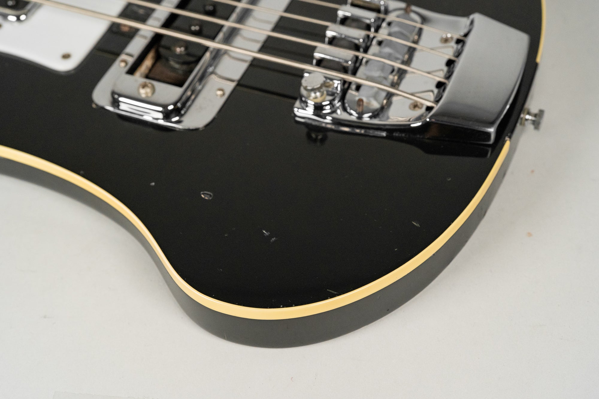 1976 Rickenbacker 4001 Bass Jetglo Finish w/OHSC – Imperial