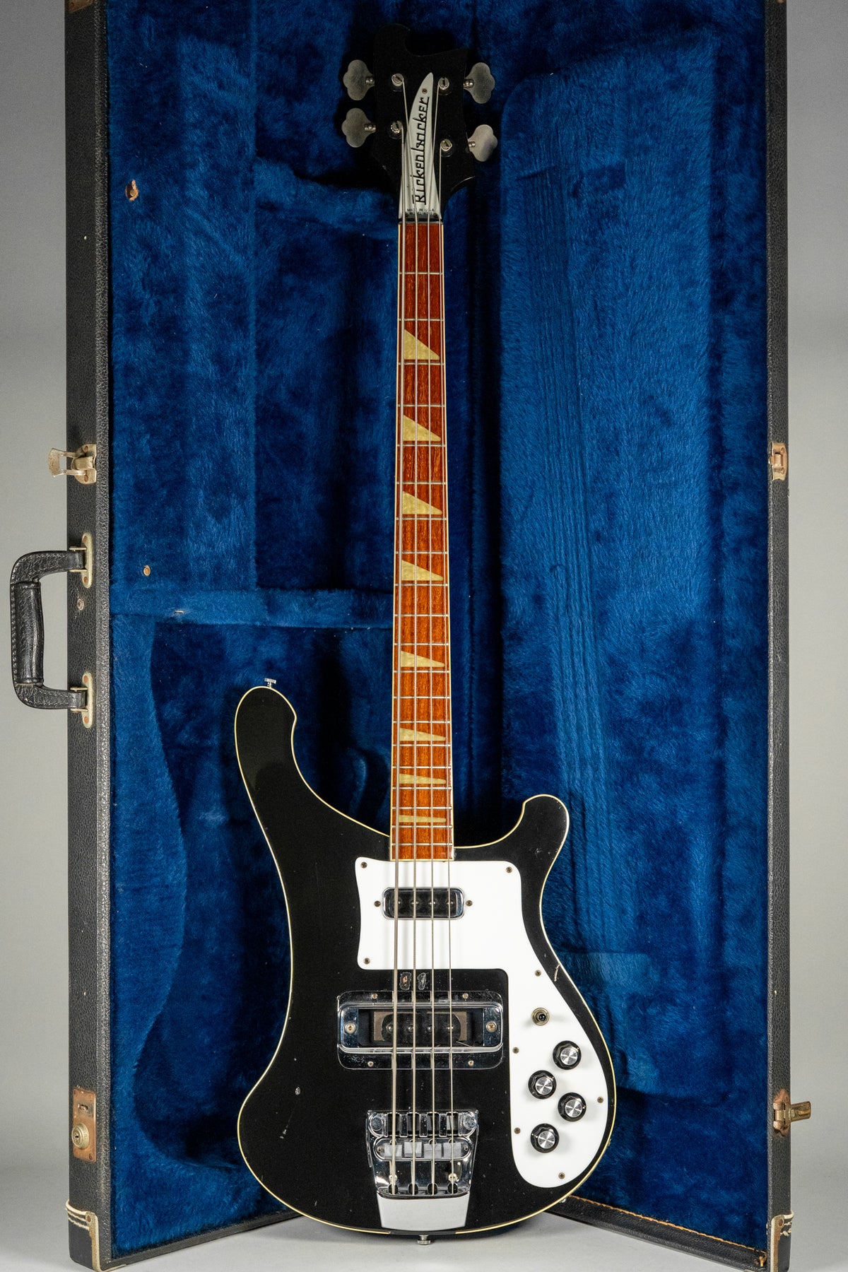Rickenbacker 4001 jetglo 1976年製 ハードケース付き 1976 Rickenbacker 4001 Bass Jetglo Finish w/OHSC – Imperial