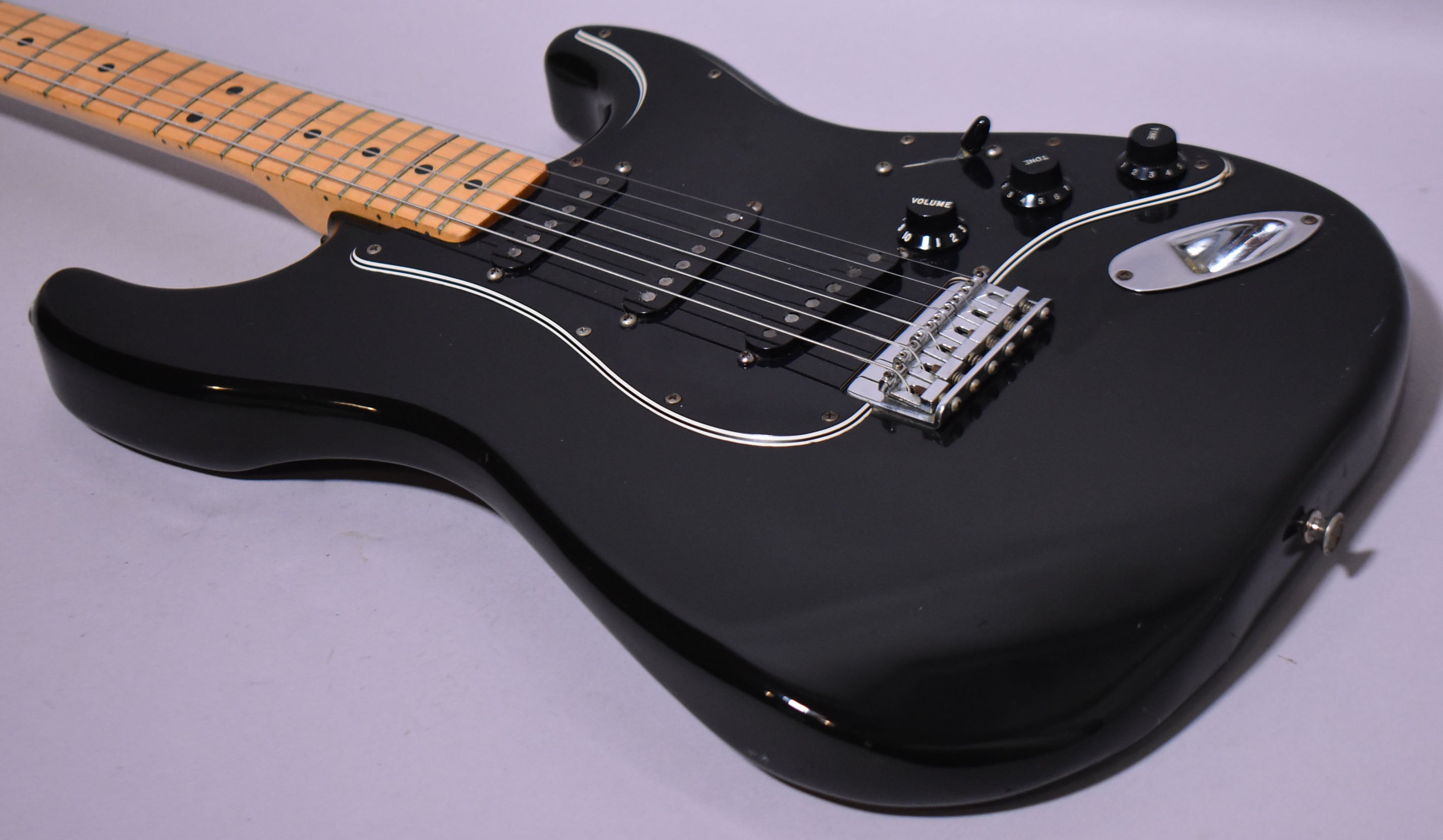 1977 Fender Stratocaster Black Hardtail w/OHSC – Imperial Vintage