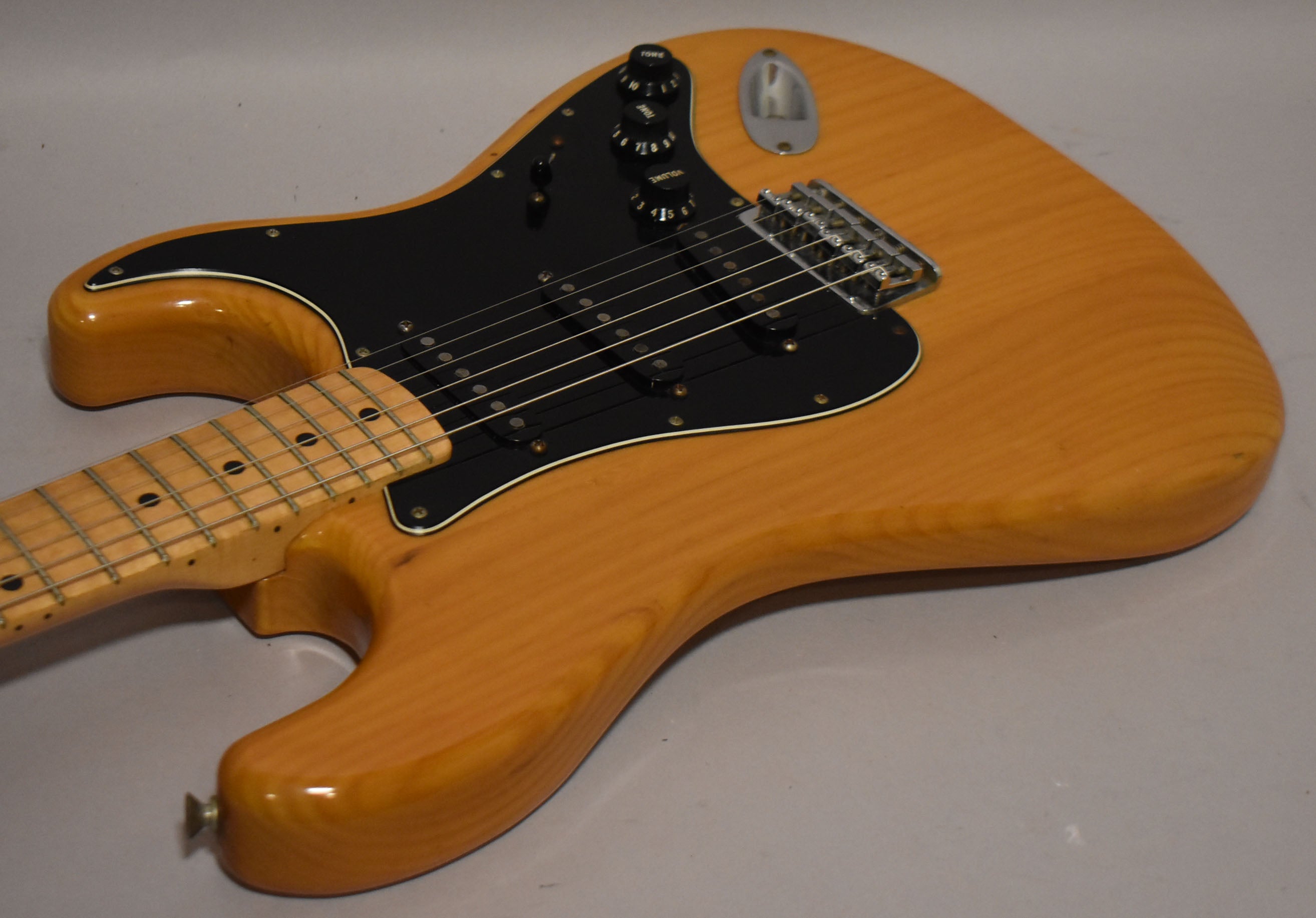 1979 Fender Stratocaster Hardtail Natural Finish w/OHSC – Imperial