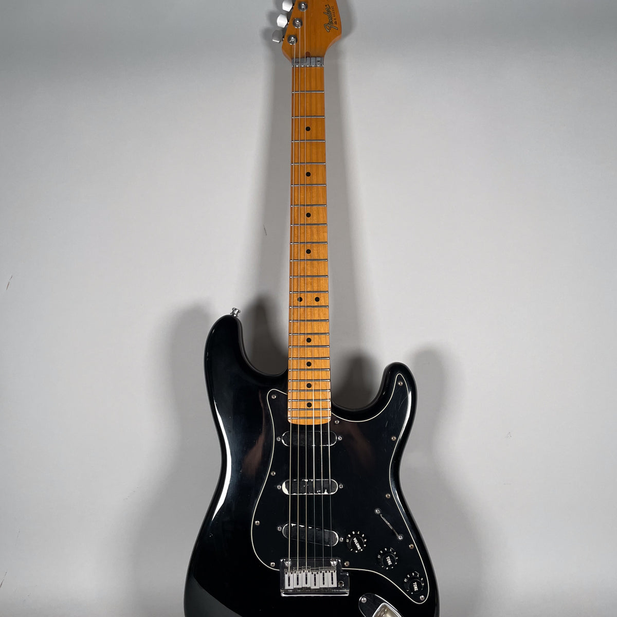 1987 Fender Stratocaster Plus Black Finish First Year w/OHSC