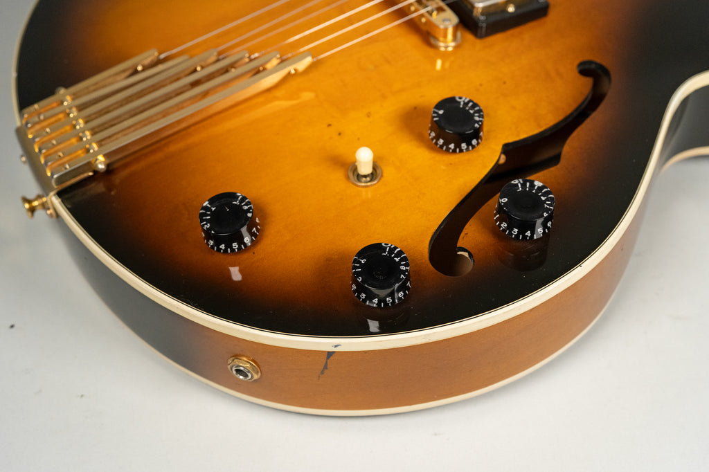 1992-gibson-howard-roberts-guitar-san-diego