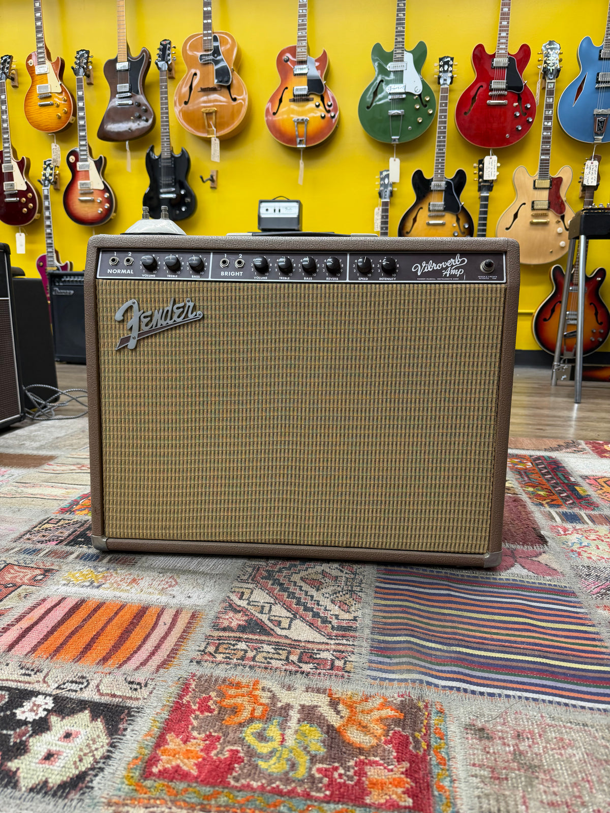 1993 Fender Vibroverb '63 Reissue 2x10 40w Combo Amplifier Brown