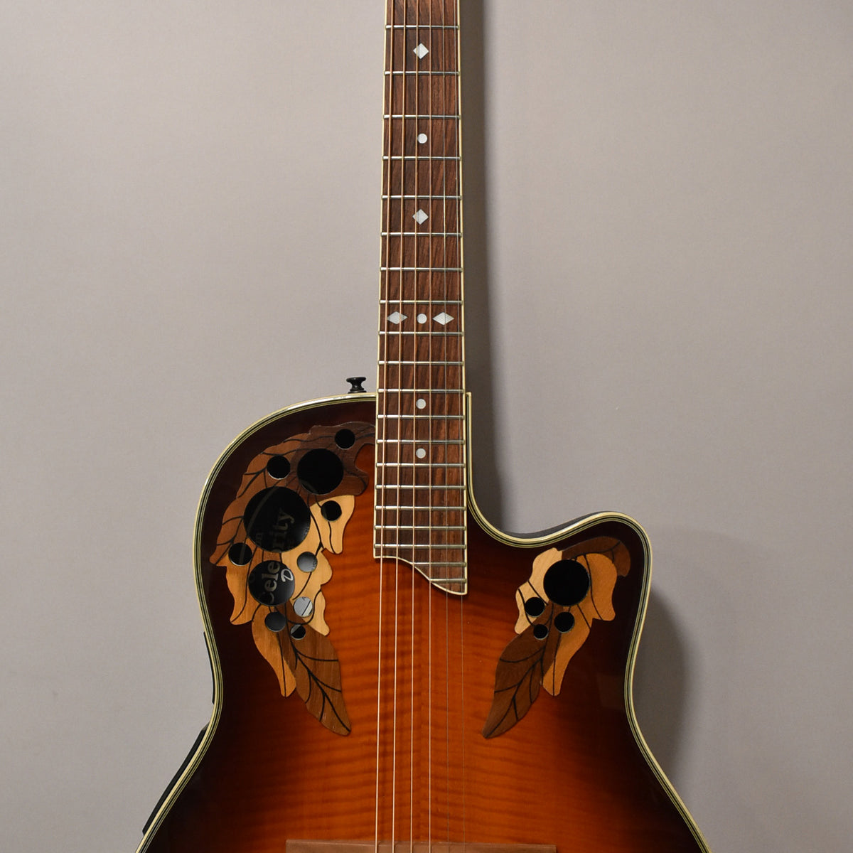 ★Ovation Celebrity Deluxe★CC257★管G-123 1995 Ovation CC257 Celebrity Deluxe Sunburst Electro-Acoustic