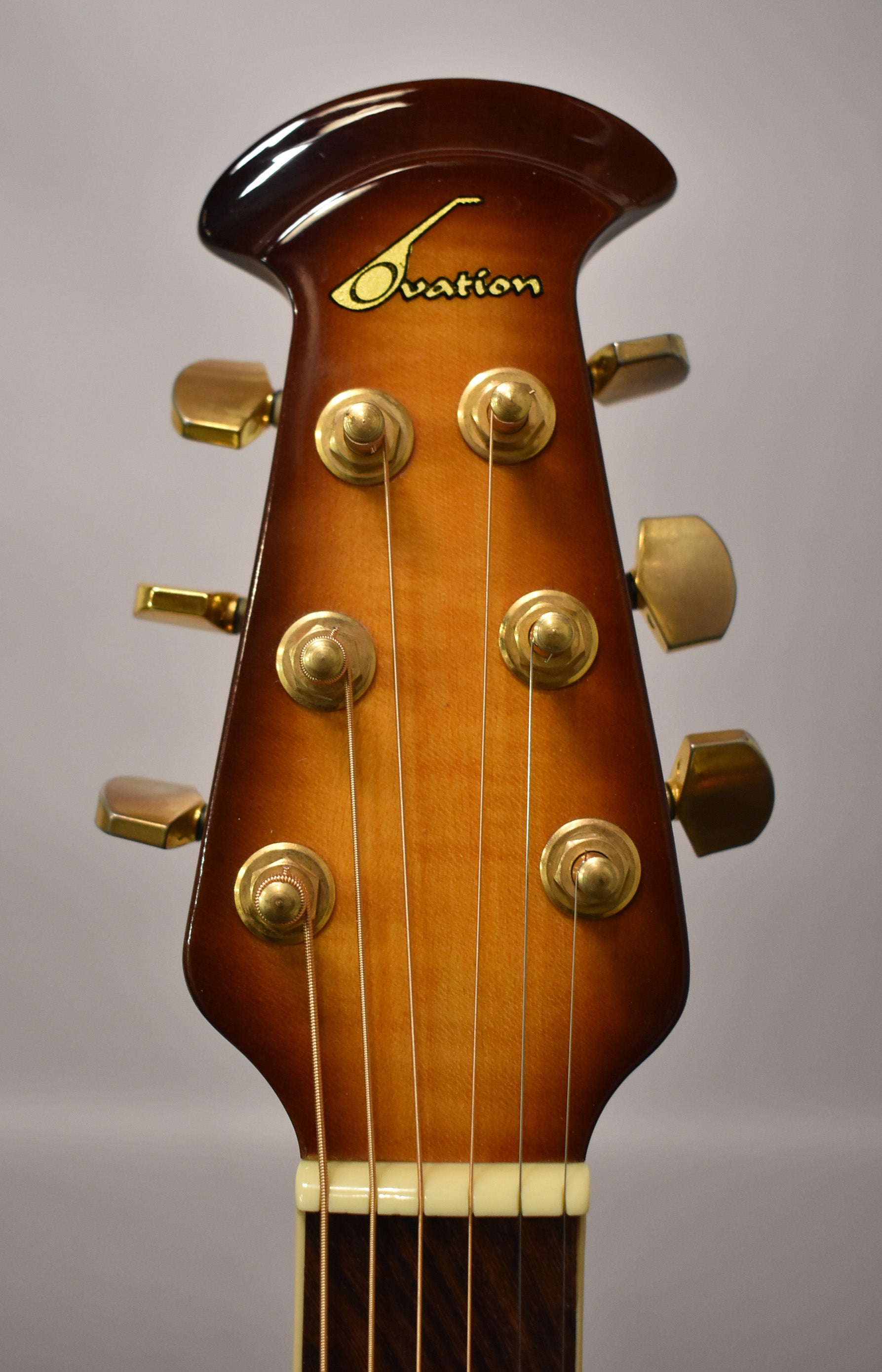 1995 Ovation CC257 Celebrity Deluxe Sunburst Electro-Acoustic