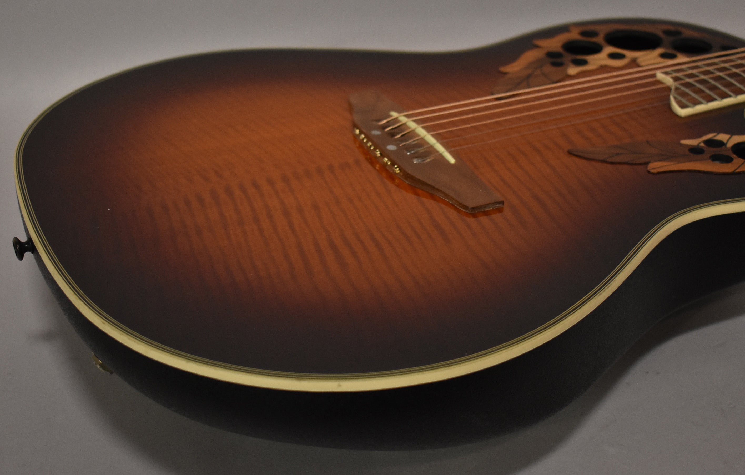 1995 Ovation CC257 Celebrity Deluxe Sunburst Electro-Acoustic