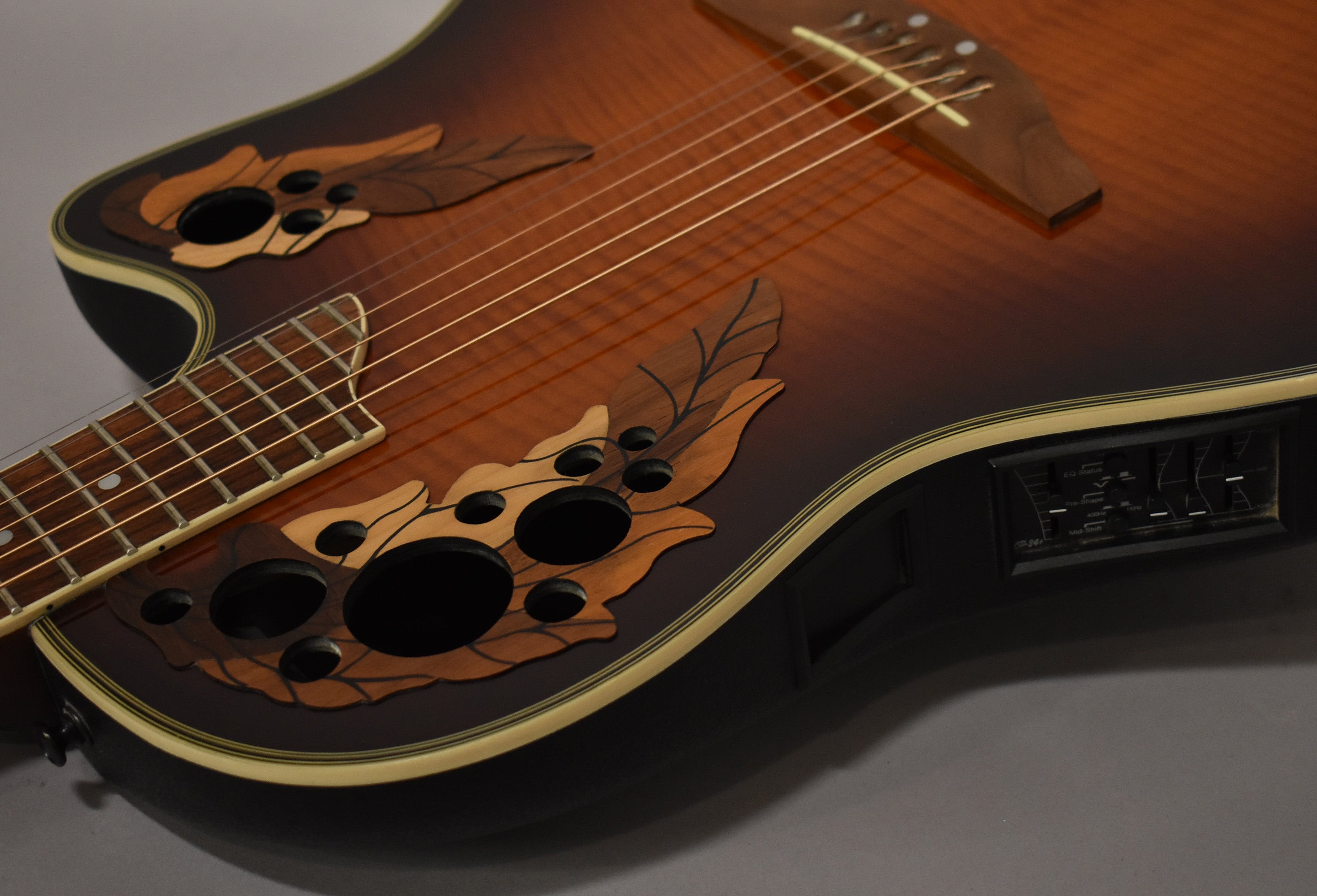 Ovation Celebrity Deluxe CC257エレアコオベーション 1995 Ovation CC257 Celebrity Deluxe Sunburst Electro-Acoustic