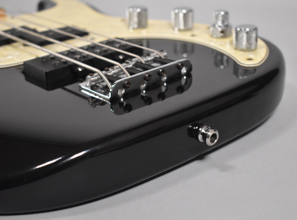1997 Fender American Deluxe Precision Bass Black Finish w/OHSC