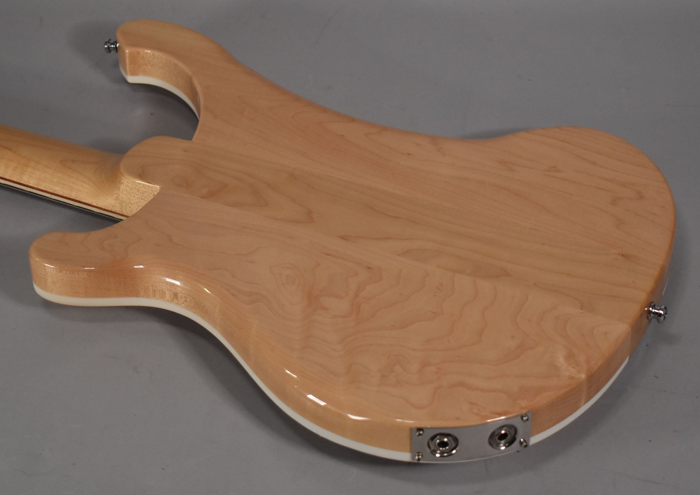 1998 Rickenbacker 4003 Mapleglo Electric Bass w/OHSC – Imperial