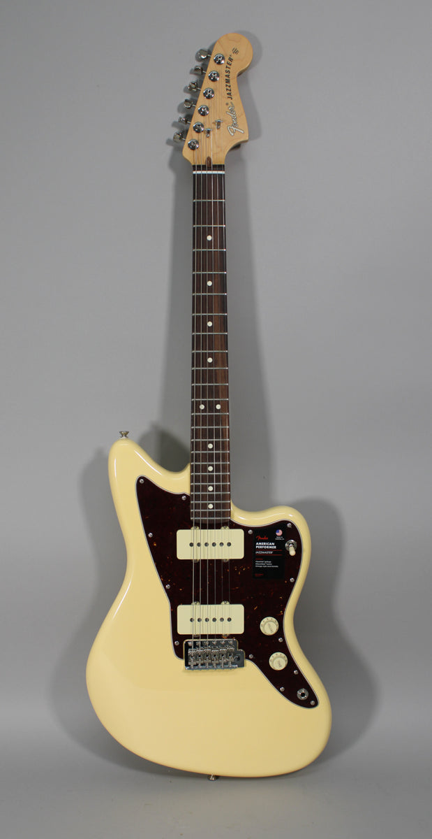 1FenderAmericanPerfJazzWhite-