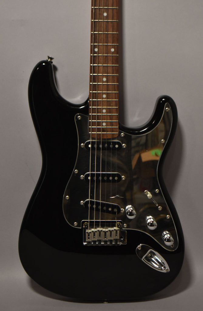 2004-Squier-Stratocaster-Sell-Your-Guitars-Imperial-Vintage-Guitars