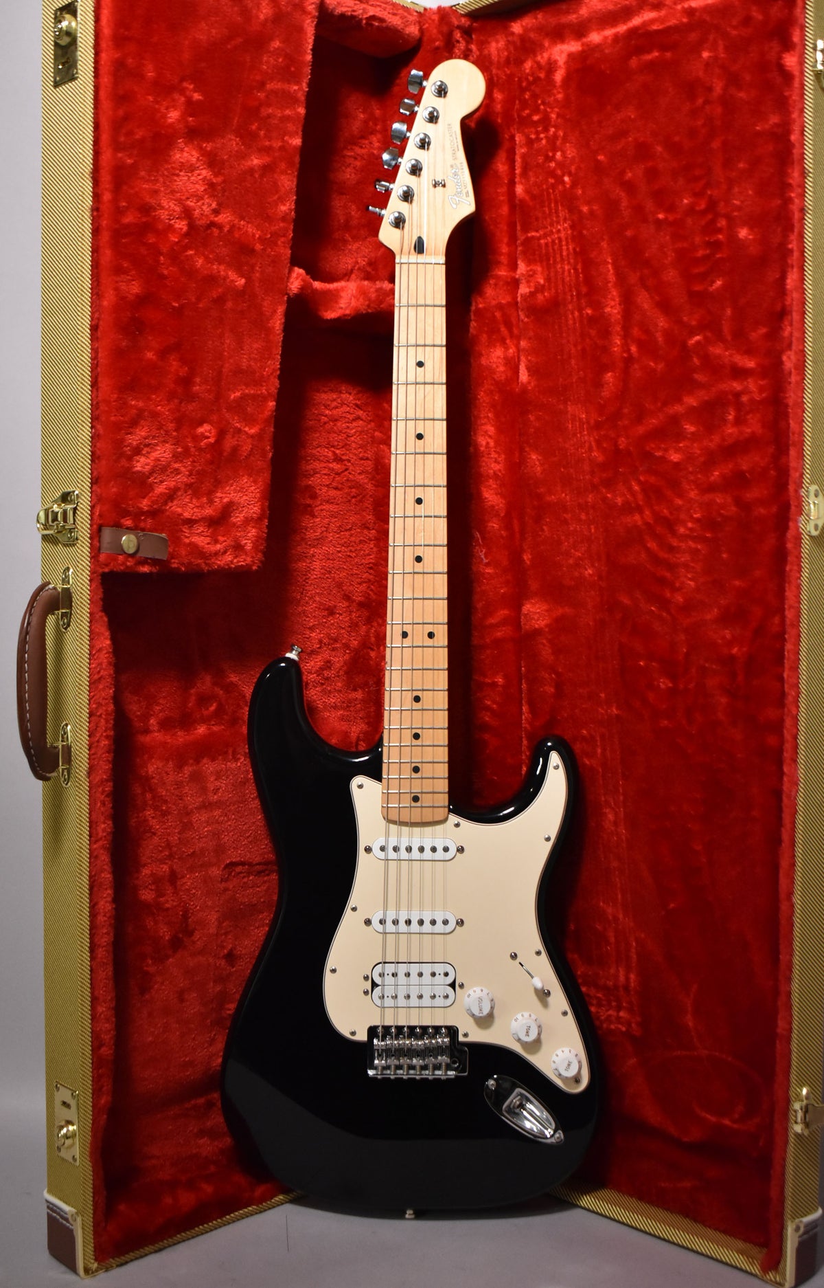 2005 Fender Standard Stratocaster HSS MIM Black w/HSC – Imperial