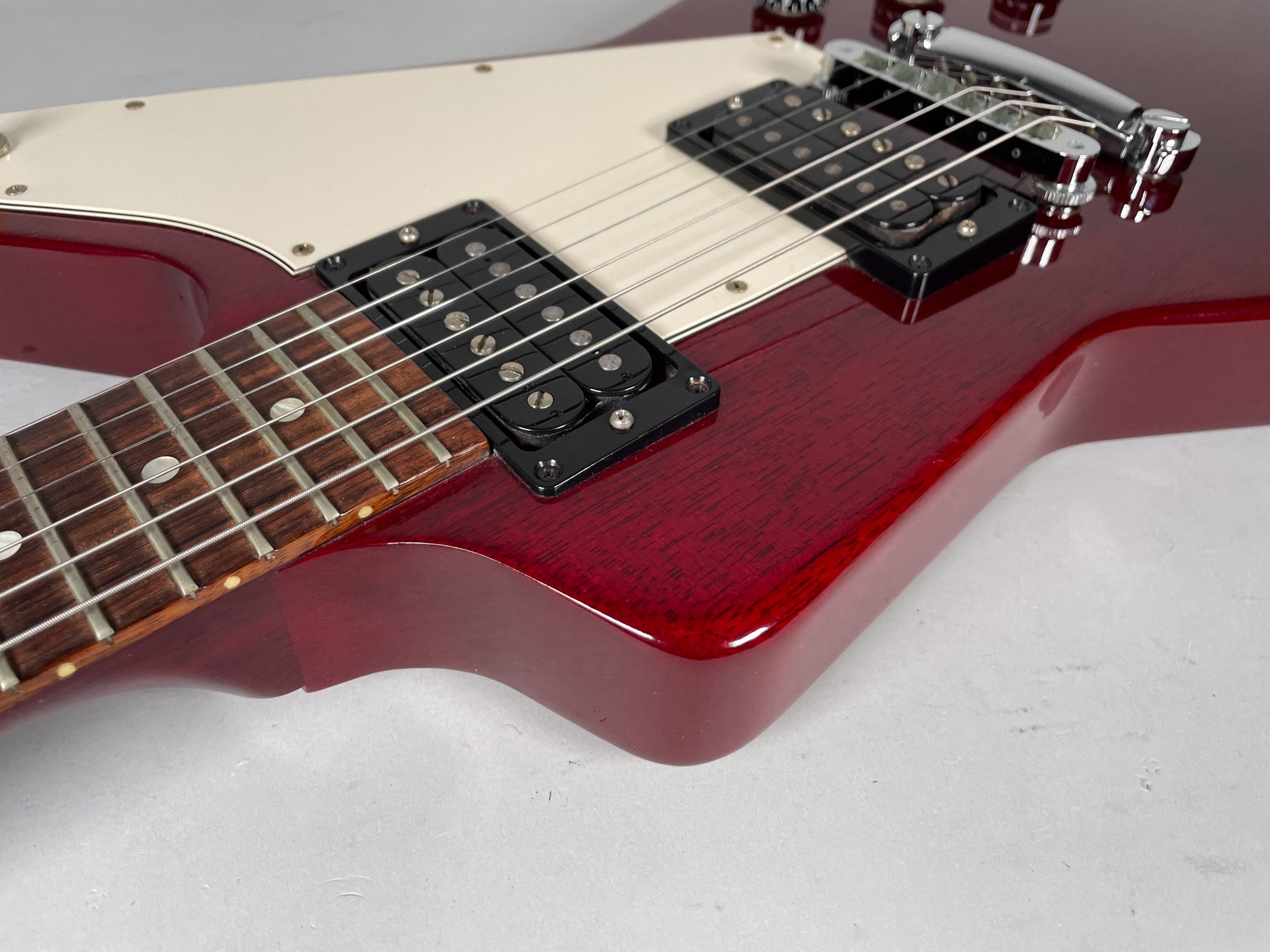 2006 Gibson Explorer Wine Red Electric Guitar w/OHSC – Imperial