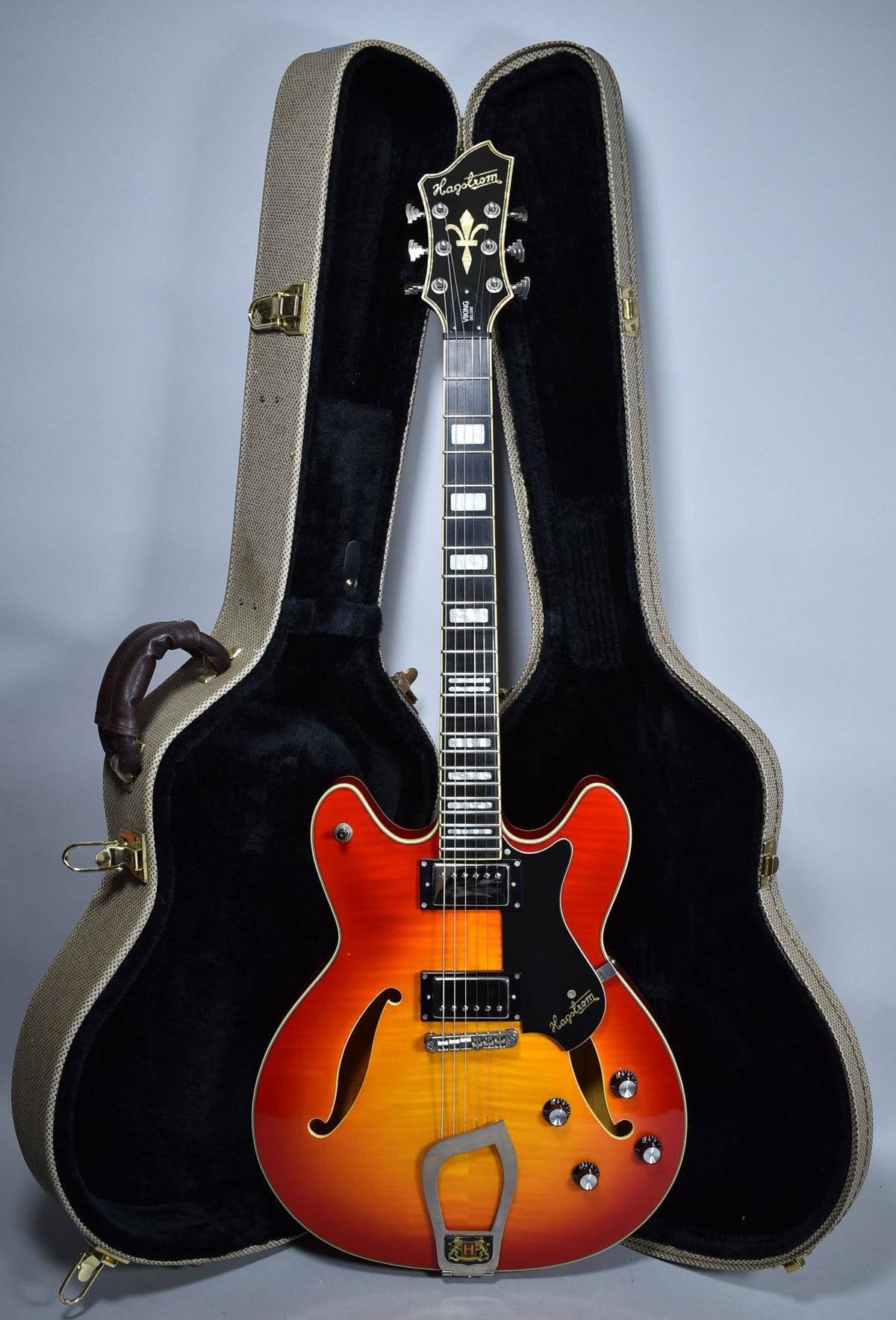2006 Hagstrom Viking Deluxe Cherry Sunburst w/OHSC