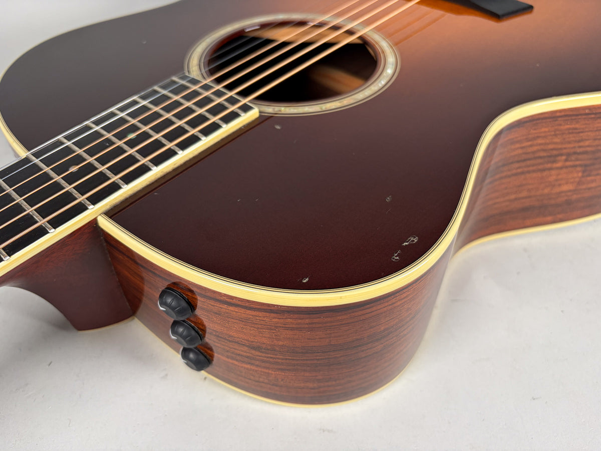 2007 Taylor GS8 Sunburst Finish Acoustic Guitar w/SSC