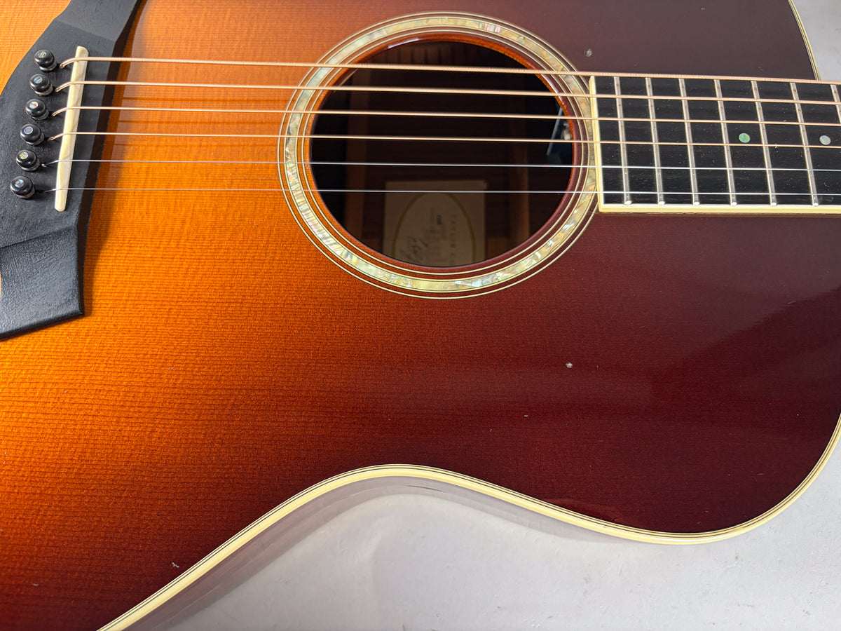 2007 Taylor GS8 Sunburst Finish Acoustic Guitar w/SSC