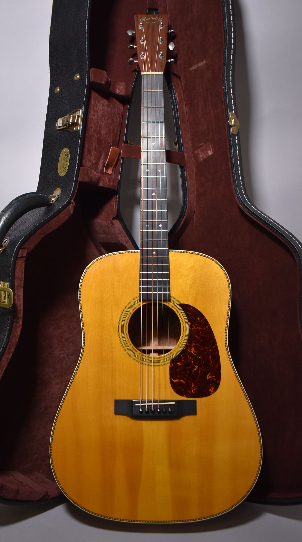 2011 Martin Custom Shop HD-28V Alpine Spruce w/OHSC – Imperial