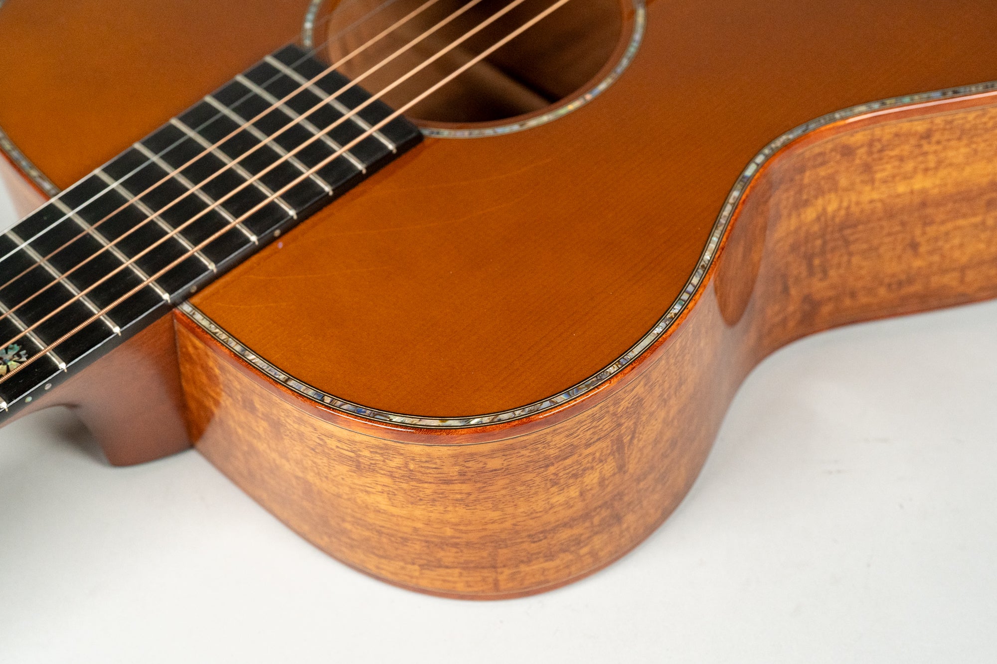 2012 Martin Custom Shop 00-18v 00-14 Body Koa Back Sides w/OHSC