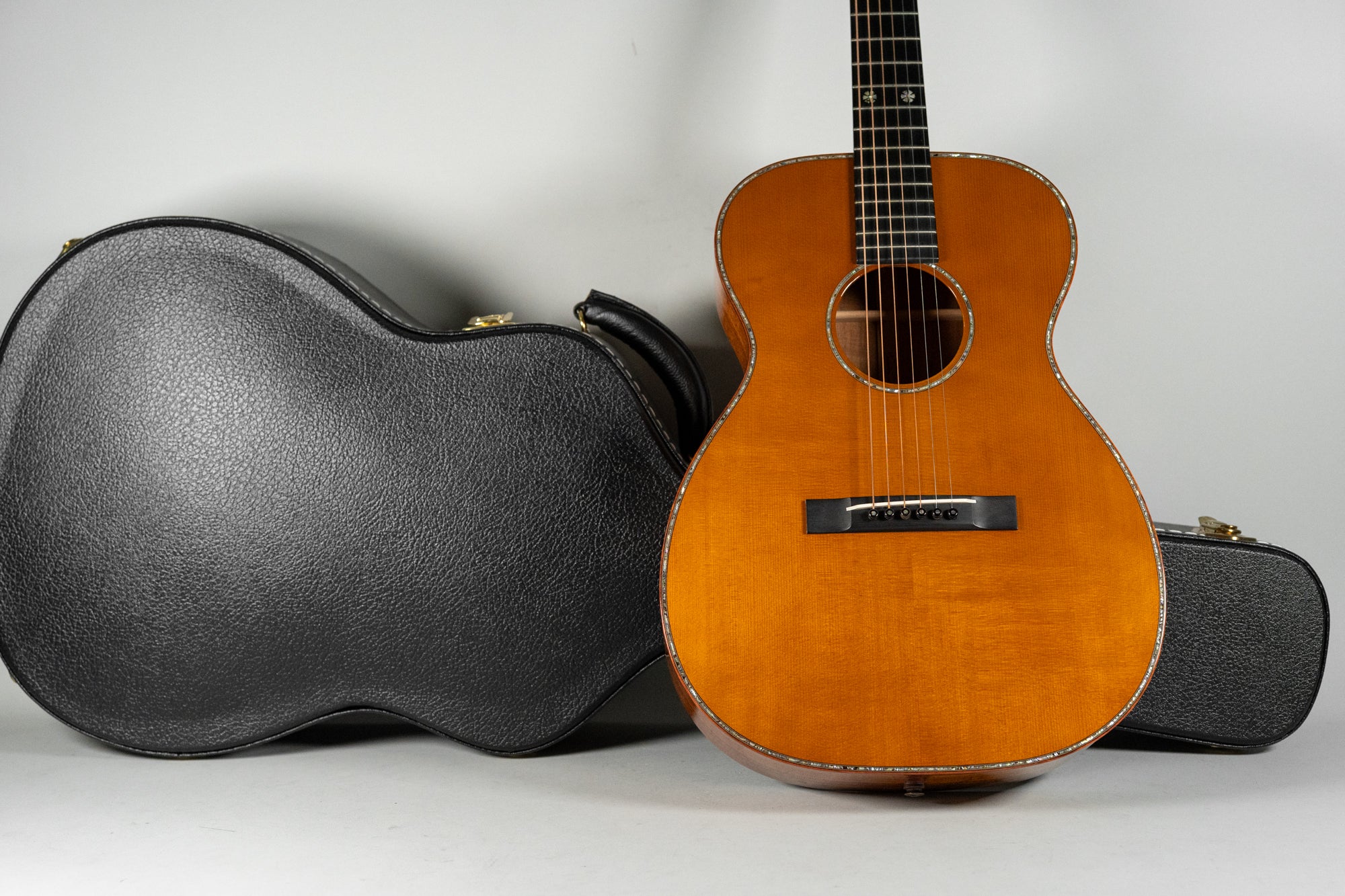 2012 Martin Custom Shop 00-18v 00-14 Body Koa Back Sides w/OHSC