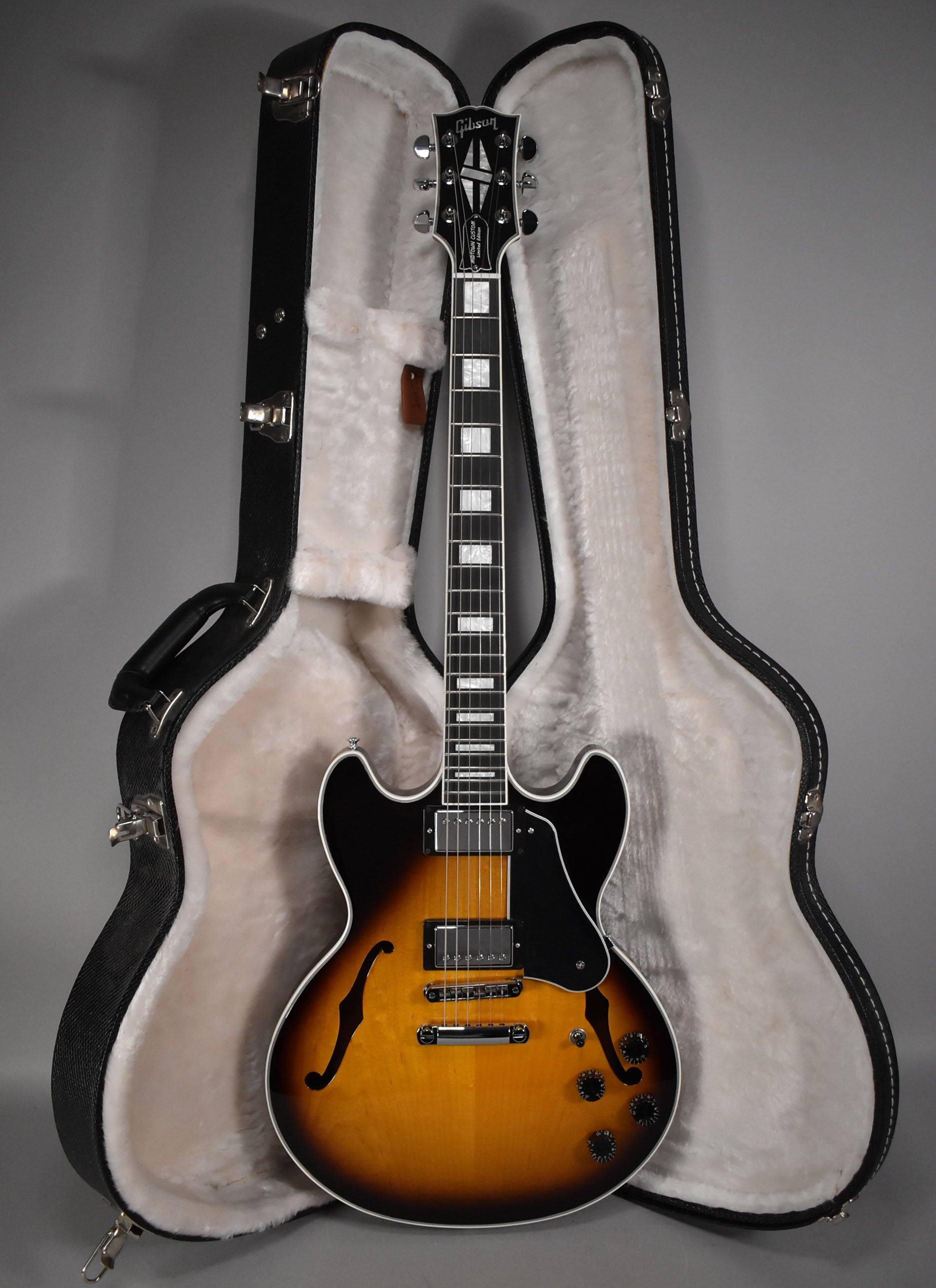 ギター Gibson midtown custom 2013 2013 Gibson Midtown Custom Semi-Hollow Guitar | Vintage Sunburst