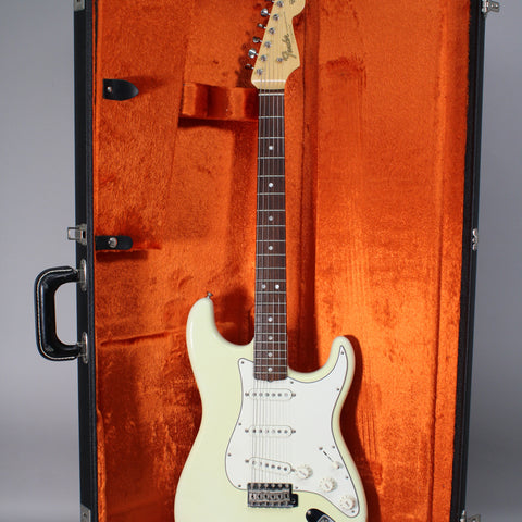 2014-Fender-AMV-65-Stratocaster-Olympic-White-2