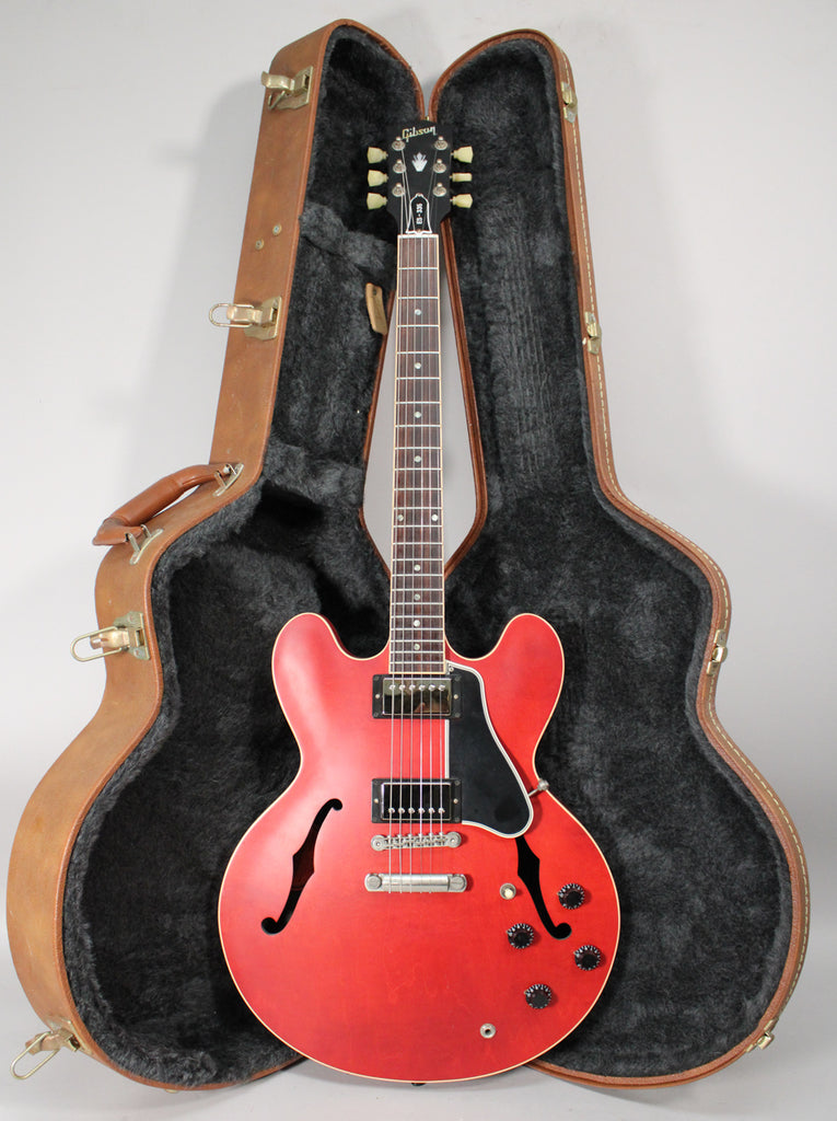 2014-Gibson-ES-335-Satin-Cherry-Dot