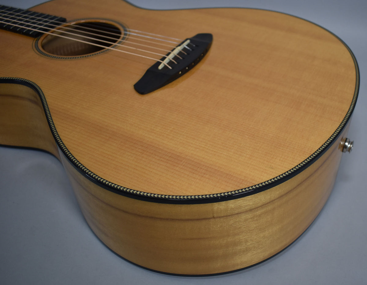 c.2016 Breedlove Oregon Concert Acoustic Electric Natural Finish w/OHSC