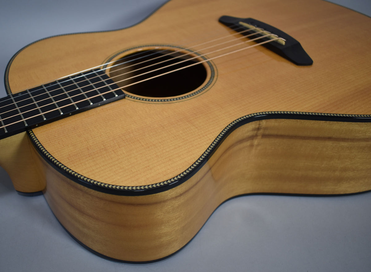 c.2016 Breedlove Oregon Concert Acoustic Electric Natural Finish w/OHSC