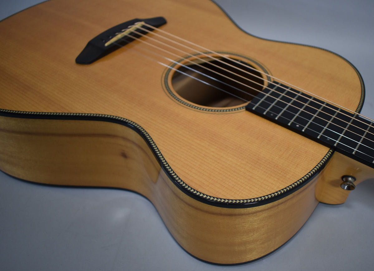 c.2016 Breedlove Oregon Concert Acoustic Electric Natural Finish w/OHSC
