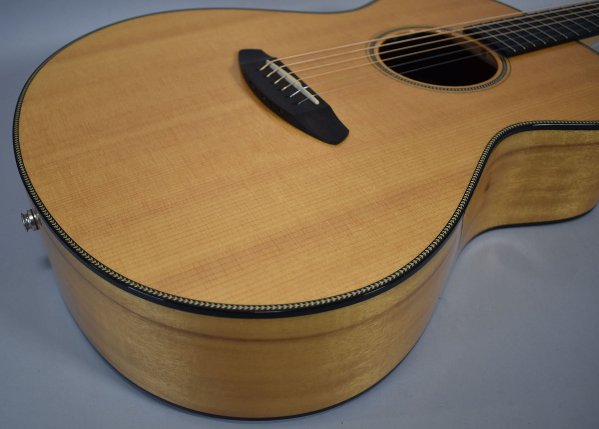 c.2016 Breedlove Oregon Concert Acoustic Electric Natural Finish w/OHSC