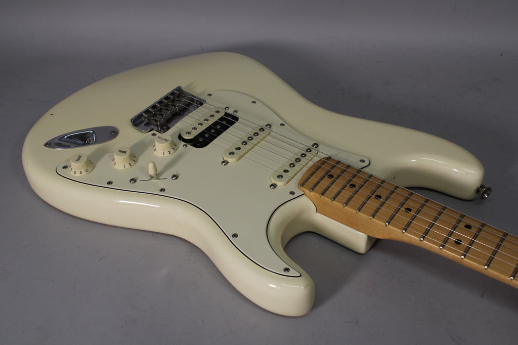 2017 Fender American Professional Stratocaster HSS Shawbucker Olympic White w/OHSC
