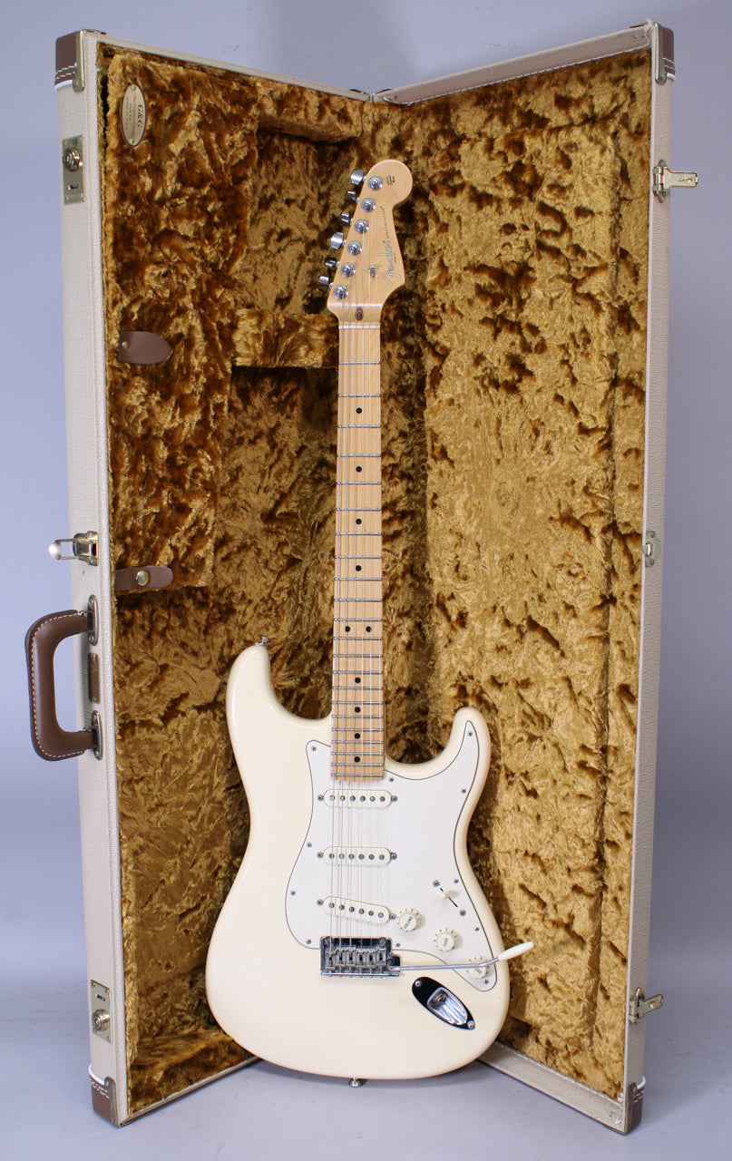 2017 Fender American Professional Stratocaster Olympic White w/HSC