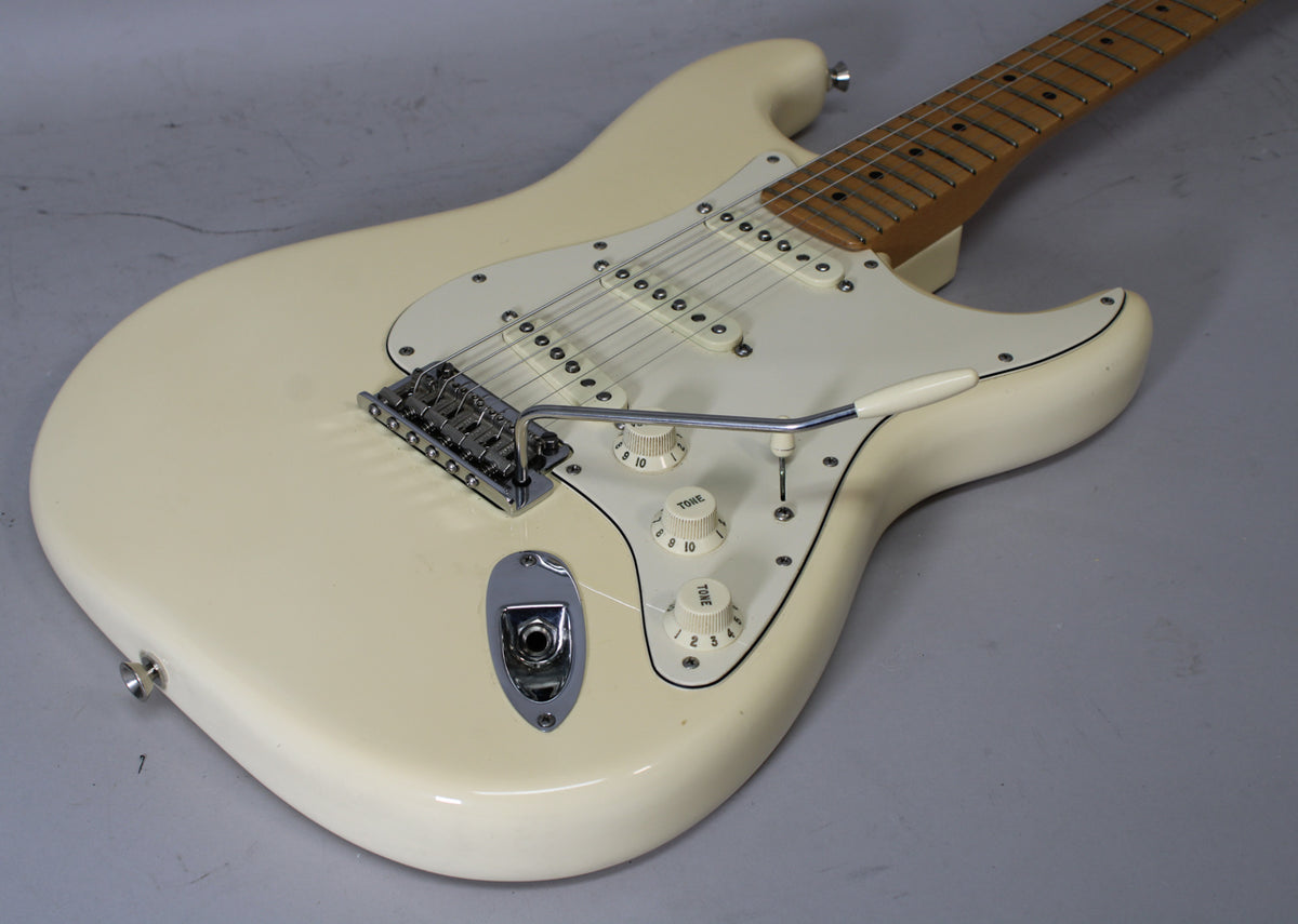 2017 Fender American Professional Stratocaster Olympic White w/HSC