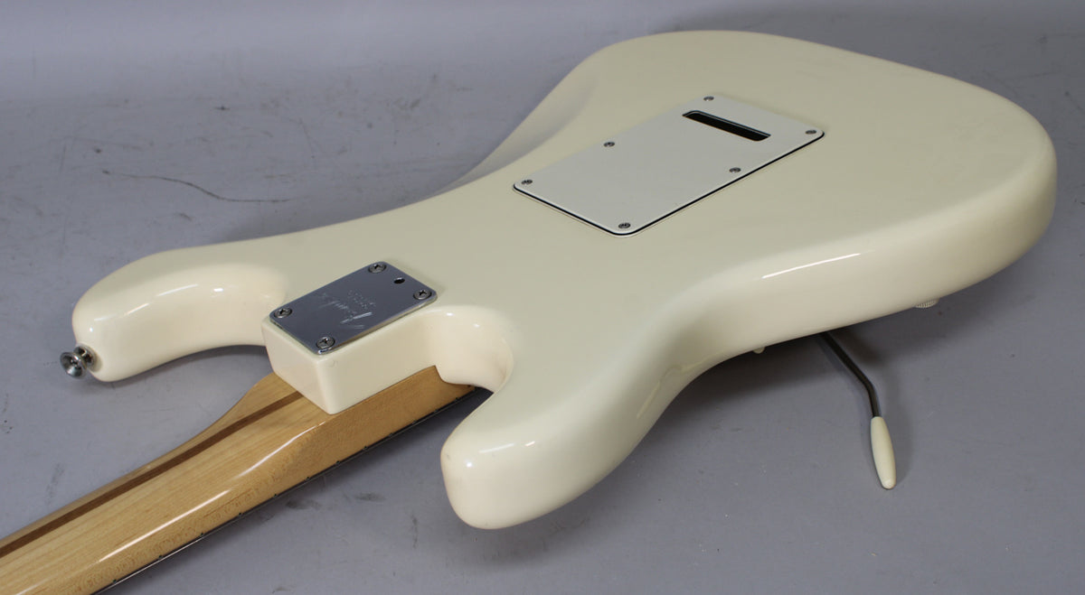 2017 Fender American Professional Stratocaster Olympic White w/HSC