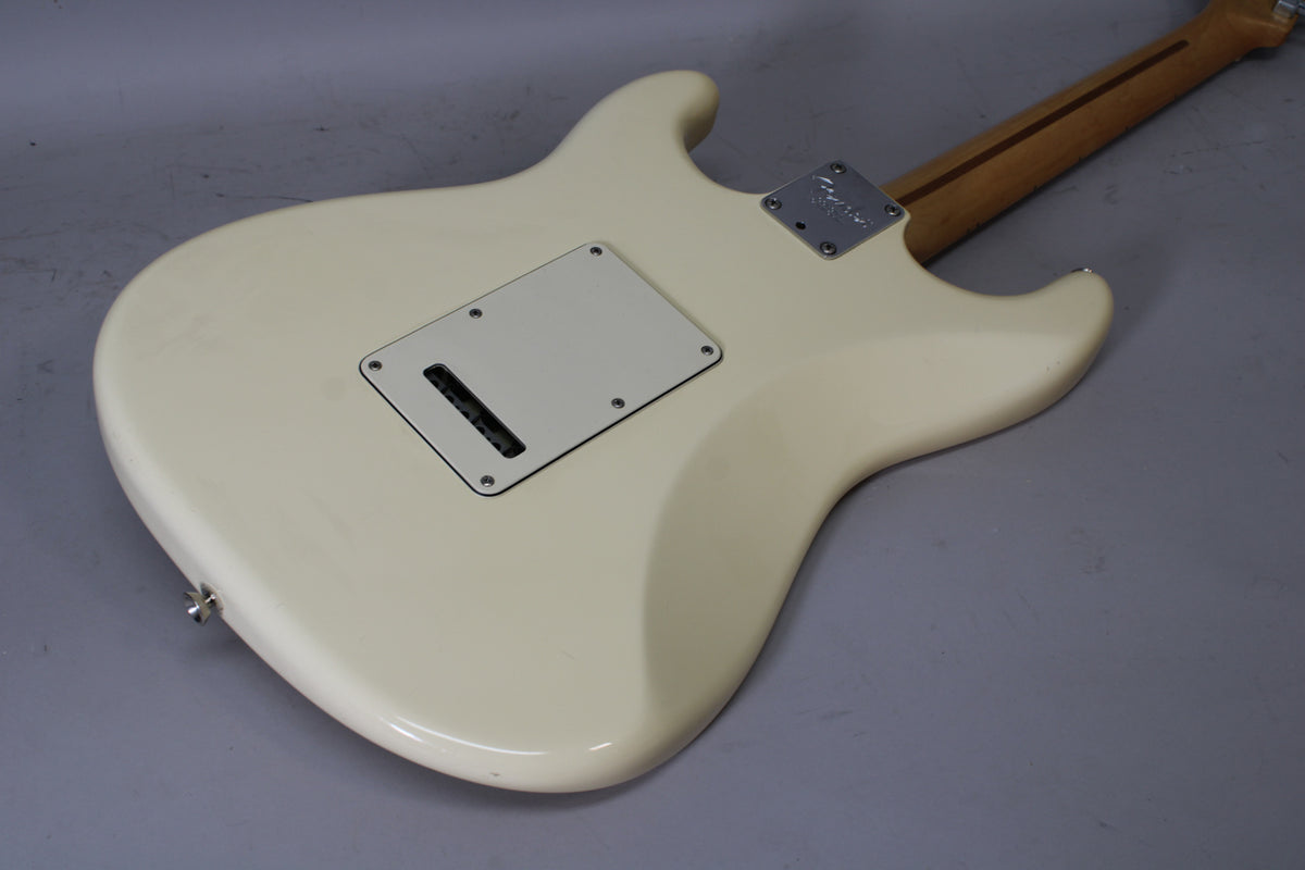 2017 Fender American Professional Stratocaster Olympic White w/HSC