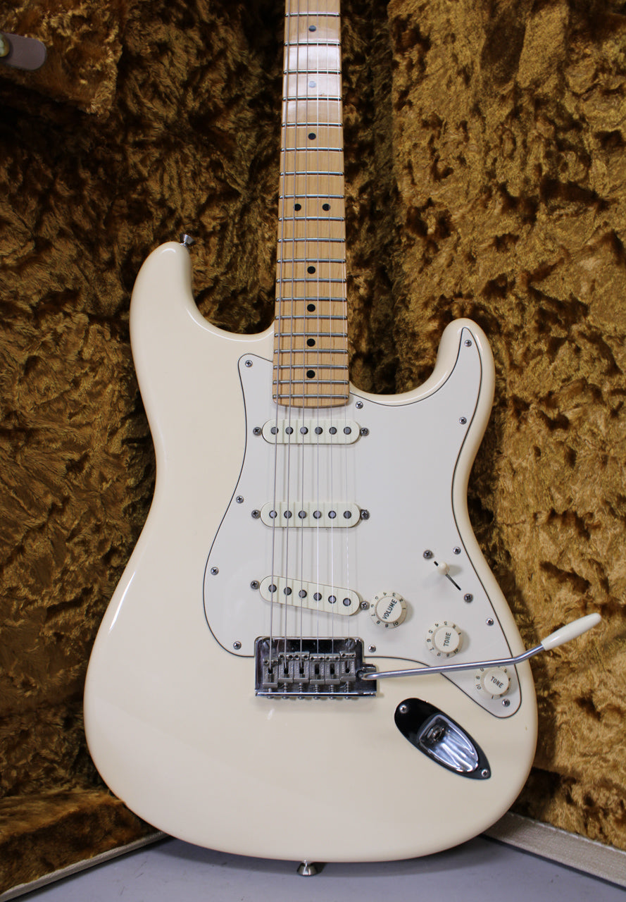 2017 Fender American Professional Stratocaster Olympic White w/HSC